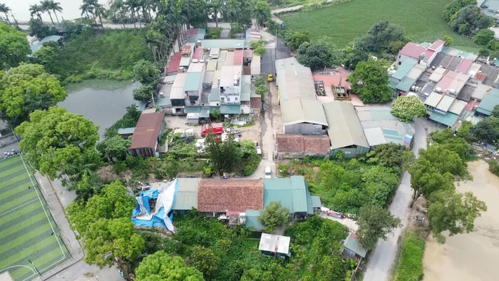 Hiện trạng dân cư trong khu đất dự án Cụm trường Trung học chuyên nghiệp và dạy nghề Tây Mỗ (Ảnh chụp ngày 6/5). Ảnh: Trung Dũng 1-24.jpg