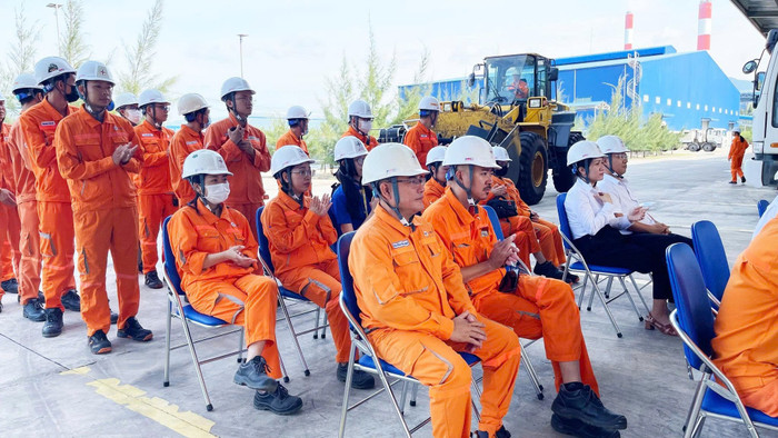 Đông đảo cán bộ, người lao động Nhà máy tham gia buổi lễ ra quân trồng cây xanh z6721650792441-95f85db6125ee9ebc1dc38833a88d674.jpg