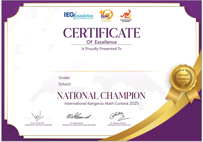 Cùng mẫu chứng nhận. Ảnh: Trung Dũng chung-nhan.png