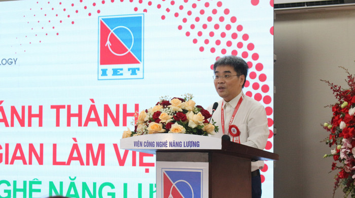 Phó Giáo sư Huỳnh Đăng Chính - Phó Giám đốc Đại học Bách khoa Hà Nội phát biểu tại buổi lễ 2.jpg