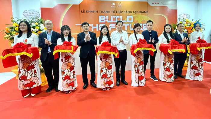 Các đại biểu cắt băng khai trương tổ hợp không gian sáng tạo game. anh-man-hinh-2025-09-15-luc-202749.jpg