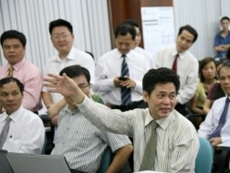 Ông Phạm Thanh Tân (ngoài cùng bên phải) Ông Phạm Thanh Tân (ngoài cùng bên phải)