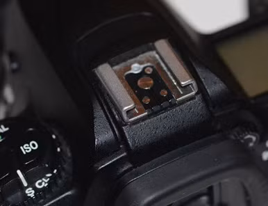 Giá gắn flash rời.