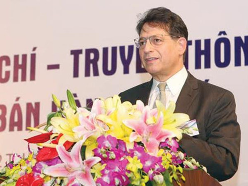 Ông Joseph N.Mariano, Chủ tịch Hiệp hội Bán hàng trực tiếp Mỹ. Ông Joseph N.Mariano, Chủ tịch Hiệp hội Bán hàng trực tiếp Mỹ.