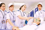 Bộ GDĐT công bố điểm sàn xét tuyển nhóm ngành sức khỏe và đào tạo giáo viên năm 2025