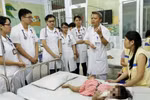 Bác sĩ nội trú phải đóng học phí: Chính sách “không giống ai” cần thay đổi