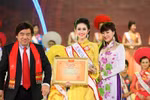 Sự thật đằng sau scandal Hoa hậu dân tộc 2013 mua giải, cặp kè