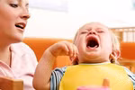 Trẻ mắc tay chân miệng nên ăn uống thế nào?