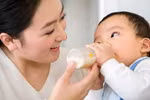 Những lưu ý khi cho trẻ bú bình