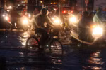 Hà Nội ngày nắng nóng, chiều tối và đêm duy trì trạng thái mưa dông 