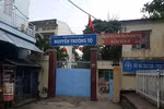 Học trò lười học, bị phạt hít đất ở trường Nguyễn Trường Tộ