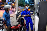  Giá xăng tiếp tục giảm mạnh 600 đồng/lít