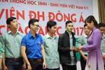 Hàng trăm vé xe Tết tặng sinh viên vùng lũ về quê đón Tết