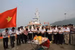 “Các anh sống mãi như cây phong ba trong nắng gió Trường Sa”