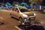Lái xe ô tô đi ngược chiều tông vào xe máy