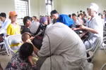 "Thưa bộ trưởng, bác sĩ quát ba cháu khi chưa có phong bì"