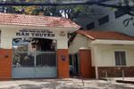 Thầy dạy văn có những bài giảng “thô tục” bị chuyển lớp 