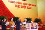 Các đại biểu bỏ phiếu bầu Ban Chấp hành Trung ương khóa XIII