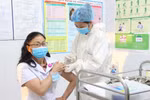 Quảng Ninh tăng tốc tiêm vắc xin phòng Covid-19 liều bổ sung, nhắc lại