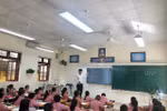 Thầy giáo Huy làm loa tự động giúp tuyên truyền trong trường học