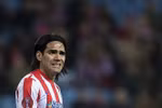 Chelsea và Man City chạm trán ở “chợ”: Vì Falcao và Cavani
