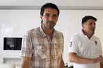 Hết EURO 2012, Buffon đi hành hương sang Bosnia