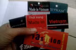 Nhan nhản quần áo Trung Quốc trong cửa hàng "Made in Vietnam"