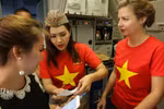 Thú vị trang phục cờ đỏ sao vàng của tiếp viên Vietjet 