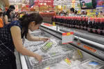 Báo động tình trạng rút ruột hàng đóng gói trong siêu thị 