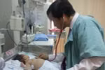 Lần đầu tiên nội soi thành công bé 40 ngày tuổi bị ổ cặn mủ màng phổi 