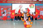 Học sinh Trường Trung học cơ sở Trần Hưng Đạo bày tỏ lòng kính yêu Bác Hồ
