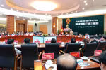 Biết ơn dân nên lãnh đạo Hải Phòng tặng ấm chén và cờ