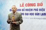 Giáo sư quần đùi, ra đi để trở về