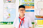 Bộ trưởng Bộ GD tặng bằng khen cho học sinh dũng cảm cứu người khỏi ray tàu hỏa