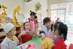 Sau 10 năm triển khai Chương trình Giáo dục mầm non: Lương giáo viên vẫn thấp