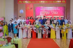 Cô giáo Trường Tiểu học Chu Văn An tự tin thể hiện tài năng trên sân khấu