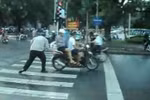 "Đề nghị VTV phát clip ông Tây điều khiển giao thông tại Hà Nội"