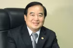 "Học sinh, sinh viên nghèo bị ép đóng học phí, hãy phản ánh với Bộ GD"