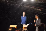 "Có đúng vung 32 tỷ đồng vì Nick Vujicic là vô bổ"?
