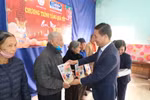 Tạp chí điện tử GDVN tặng 300 suất quà Tết cho bà con hộ nghèo ở huyện Thanh Ba
