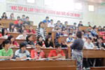 Kéo dài tuổi làm việc cho giáo sư, tiến sĩ: ai về, ai ở?