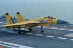 TQ sẽ chế J-15 thành máy bay tác chiến điện tử giống EA-18G Growler?