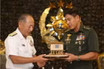 Tướng Nhật đến Philippines nâng cấp quan hệ quốc phòng, quan ngại Biển Đông