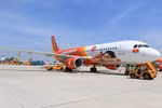 Nhiều chuyến bay bị ảnh hưởng bởi mưa to, gió giật tại Nội Bài