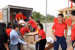 Thầy trò trường Cầu Giấy chia sẻ khó khăn với những người bạn miền Trung
