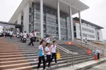 Bán trường Ams là đề xuất chính trực sẽ làm lành mạnh hóa chính sách