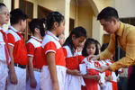 BAC A BANK đồng hành cùng học sinh nghèo