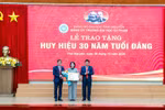 Trường ĐH Sư phạm Thái Nguyên tổ chức Lễ trao tặng Huy hiệu 30 năm tuổi Đảng