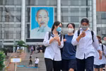 Thở phào với đề Ngữ Văn vừa sức, chiều nay các thí sinh làm bài thi môn Toán