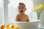 Mẹo "giảm nhiệt" nhanh cho người già và em bé mùa nắng nóng